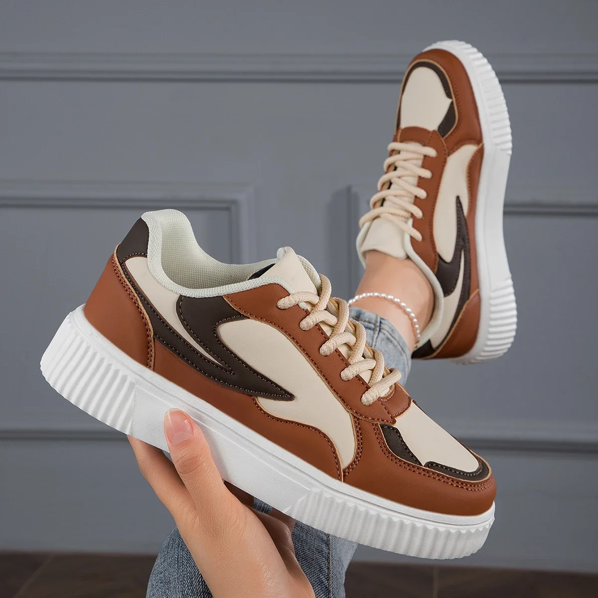 Sienna Metro Sneakers